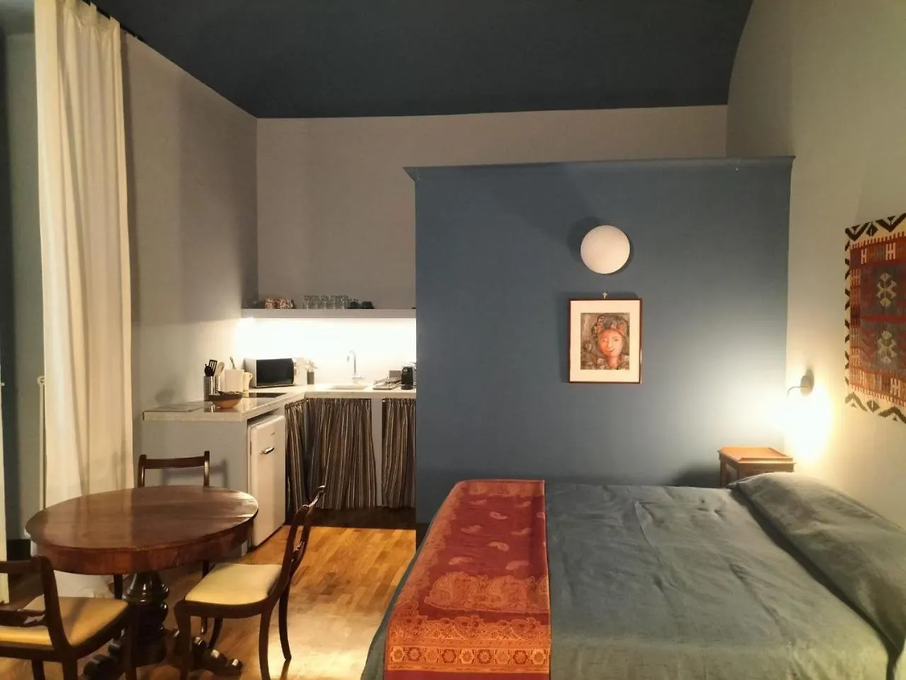 Rosso Napoli Suites